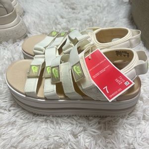 Nike platform sandals BRAND NEW